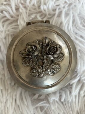 Vintage Floral Embossed Round Silver jewelry holder